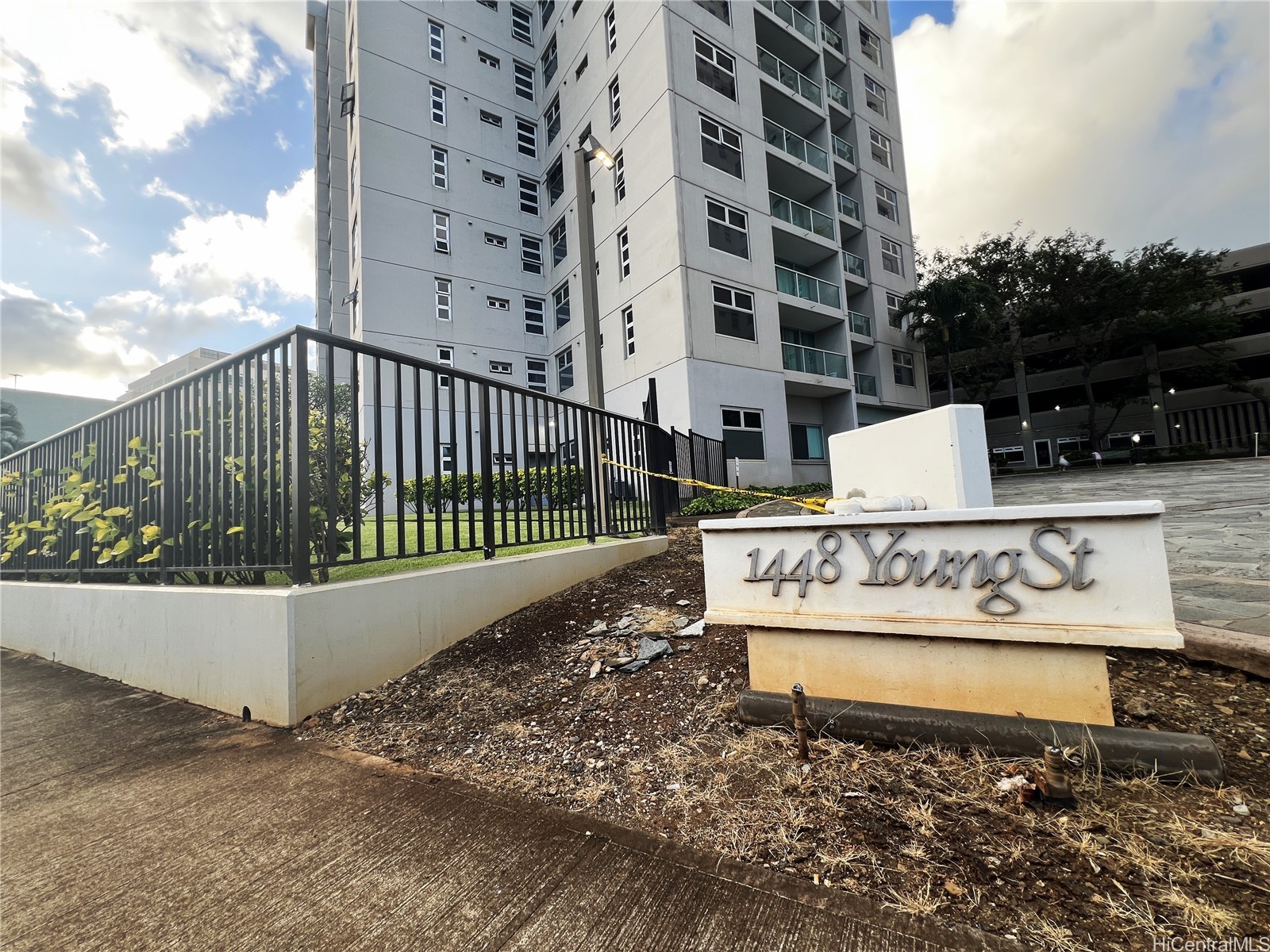 1448 Young Street, Honolulu, HI 96814