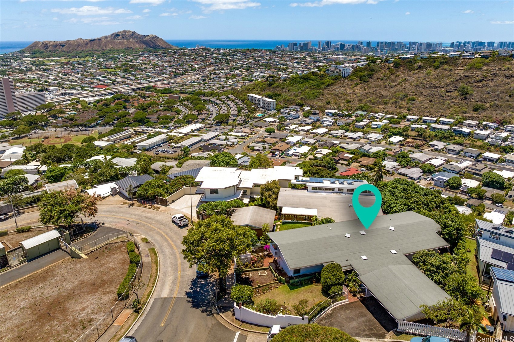 カハラ・ワイアラエ | 1688 Halekoa Drive, Honolulu, HI 96821