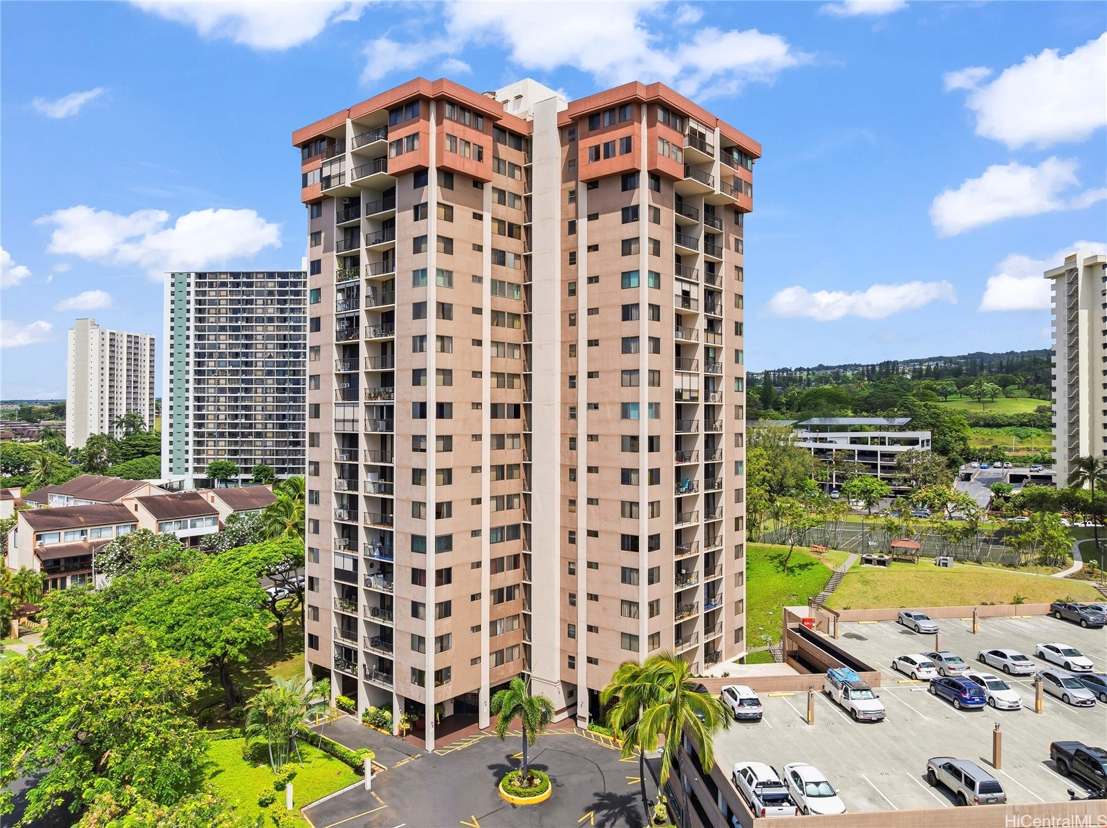 ソルトレイク | 98-351 Koauka Loop, Aiea, HI 96701