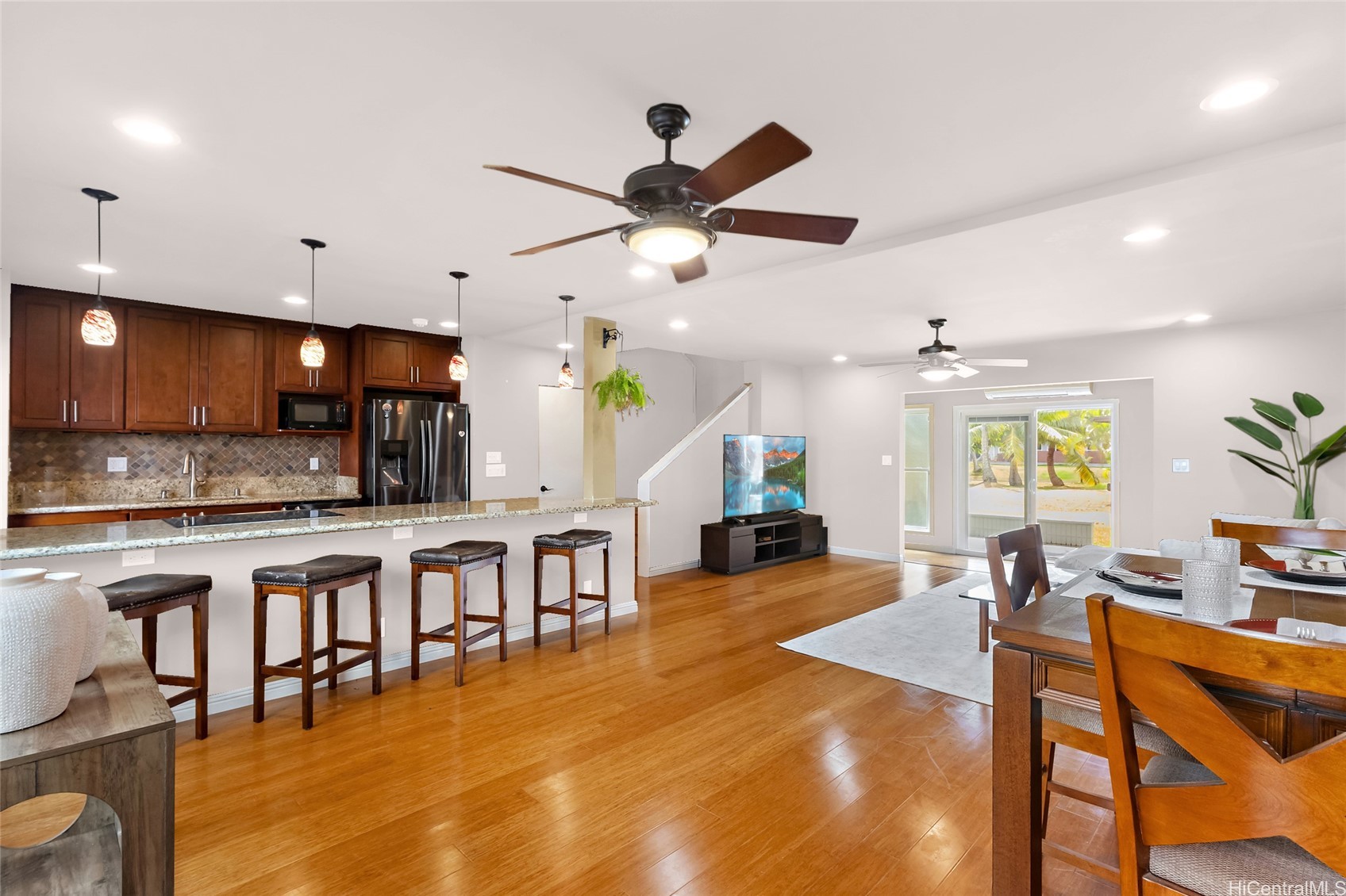 ハワイカイ | 606 Koko Isle Circle, Honolulu, HI 96825