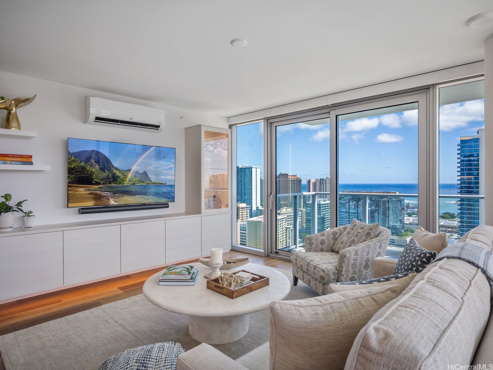 カカアコ・ダウンタウン | 1500 Rycroft Street, Honolulu, HI 96814