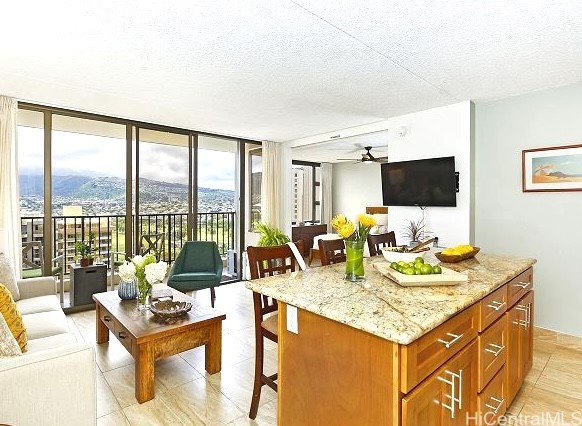 ワイキキ | 201 Ohua Avenue, Honolulu, HI 96815