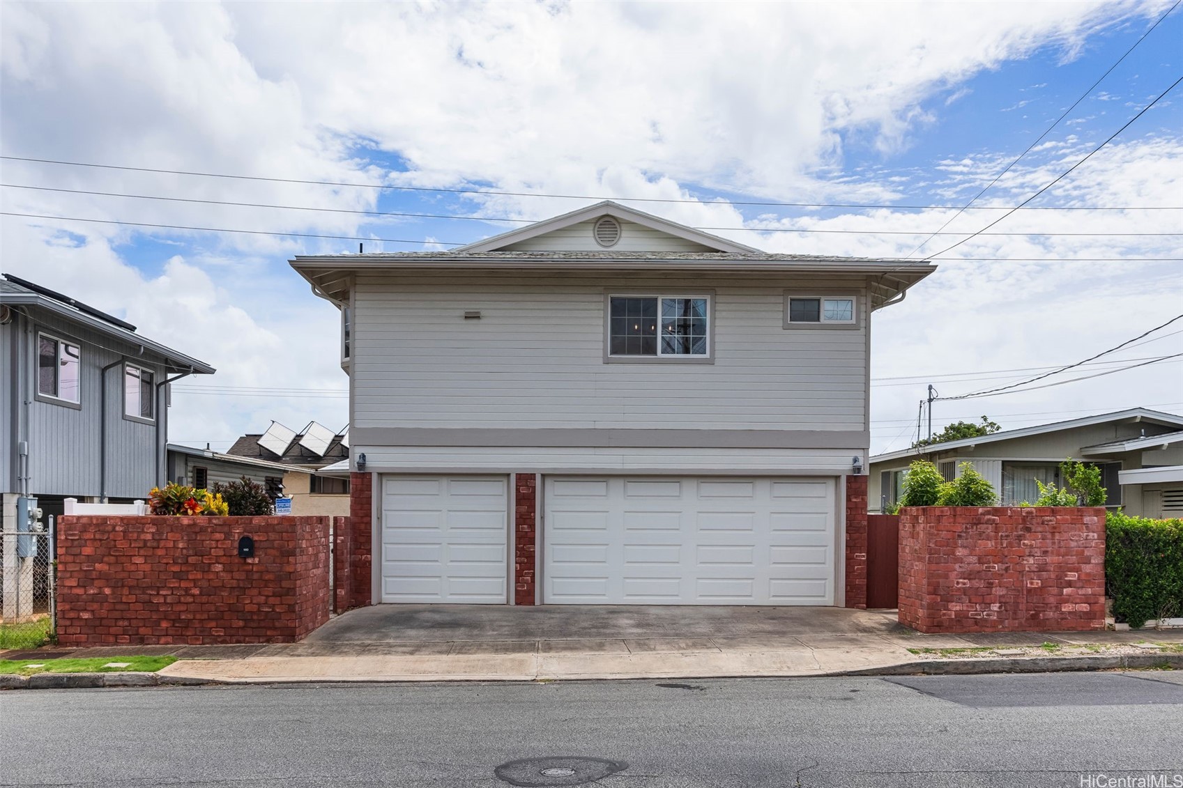 カハラ・ワイアラエ | 1063 Luawai Street, Honolulu, HI 96816