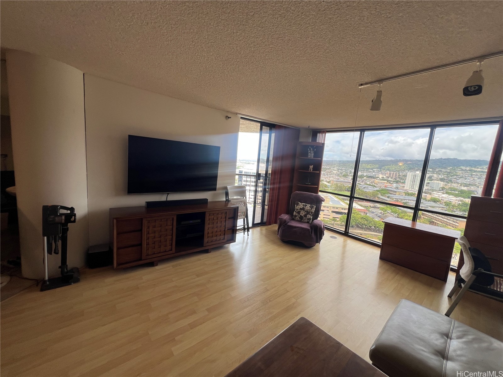 60 Beretania Street, Honolulu, HI 96817