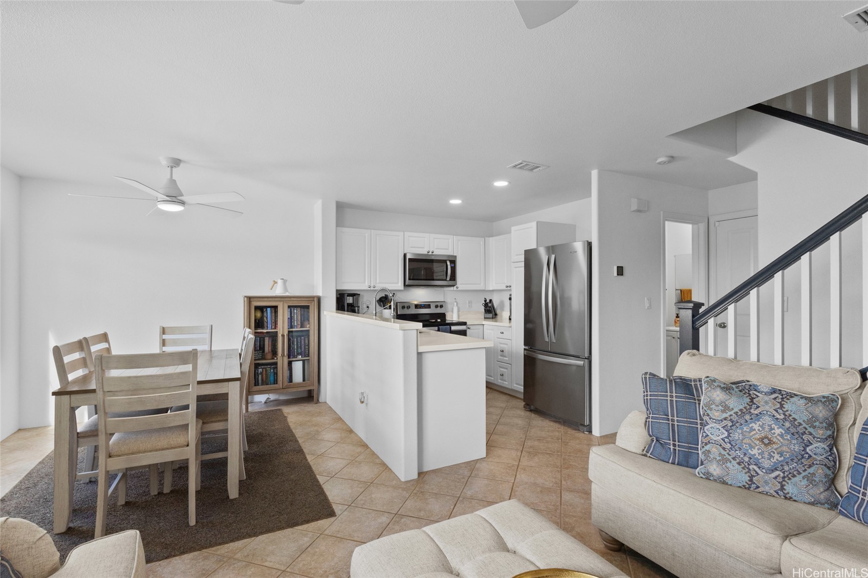 エバ | 91-1031 Kaimalie Street, Ewa Beach, HI 96706