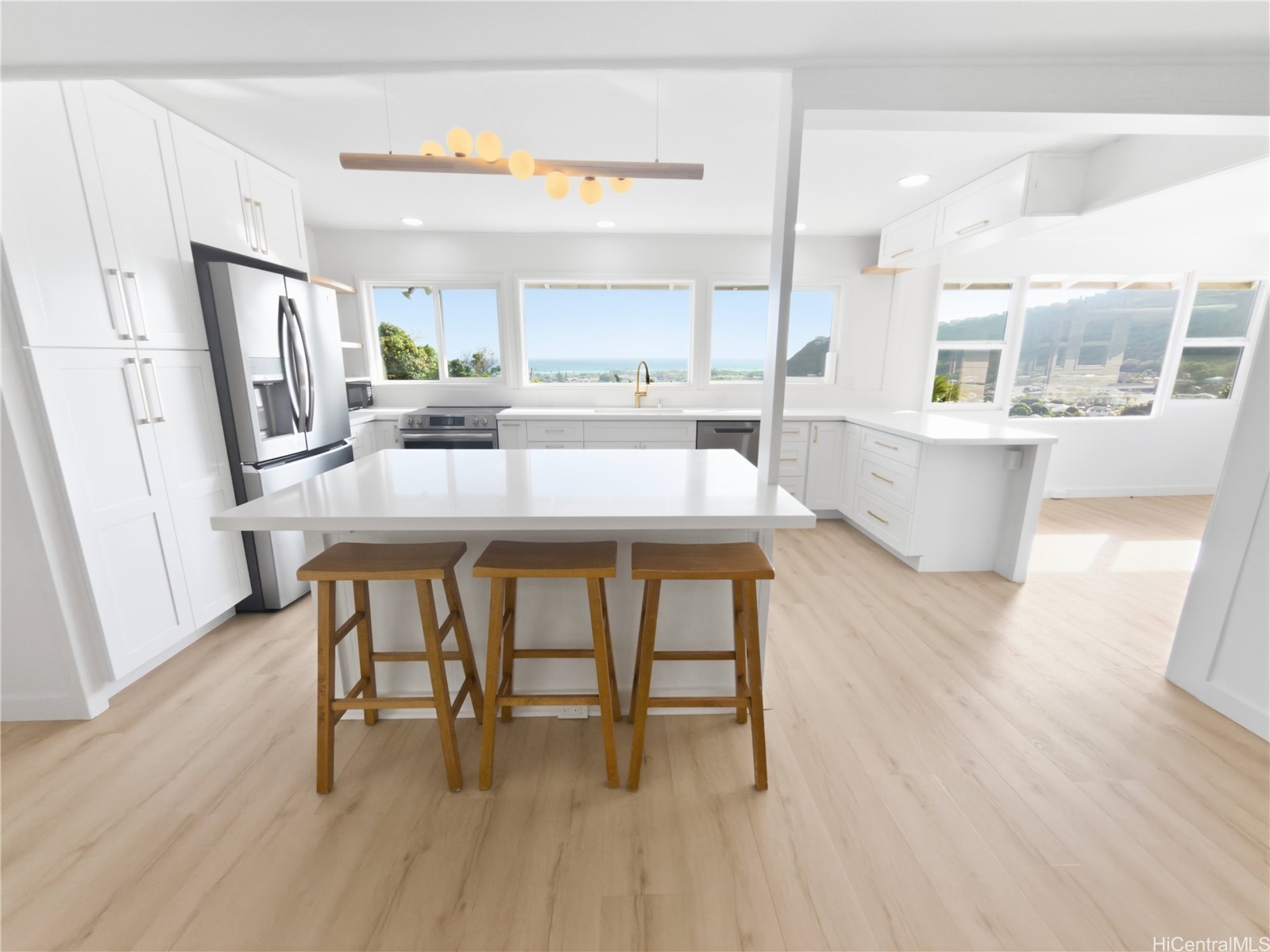 カハラ・ワイアラエ | 809 Ailuna Street, Honolulu, HI 96821