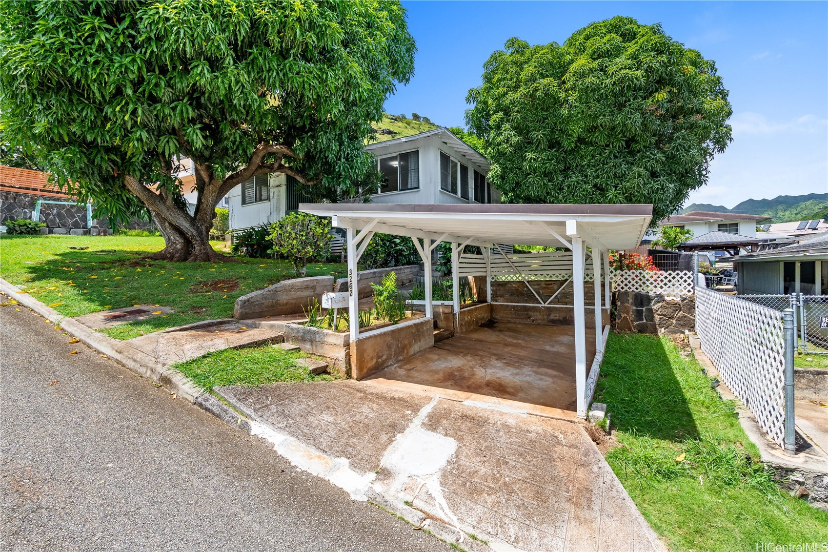 カハラ・ワイアラエ | 3262 Kikilia Place, Honolulu, HI 96816