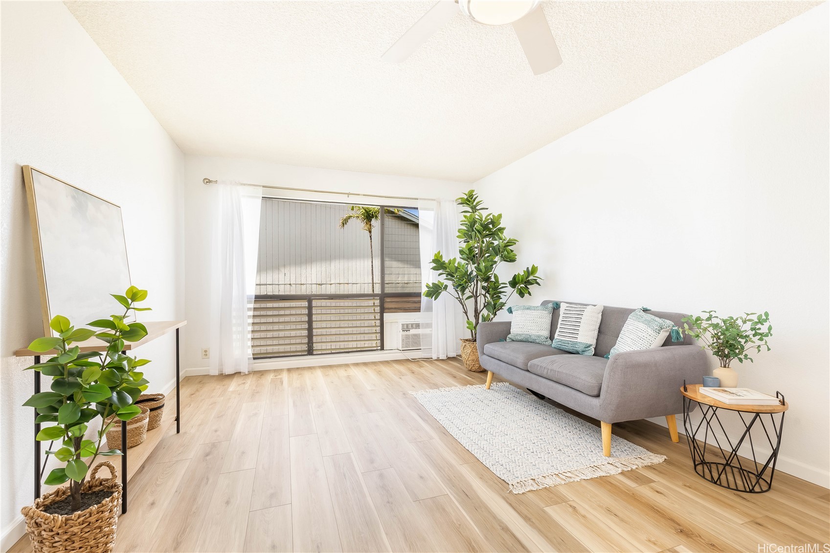 ソルトレイク | 98-640 Moanalua Loop, Aiea, HI 96701