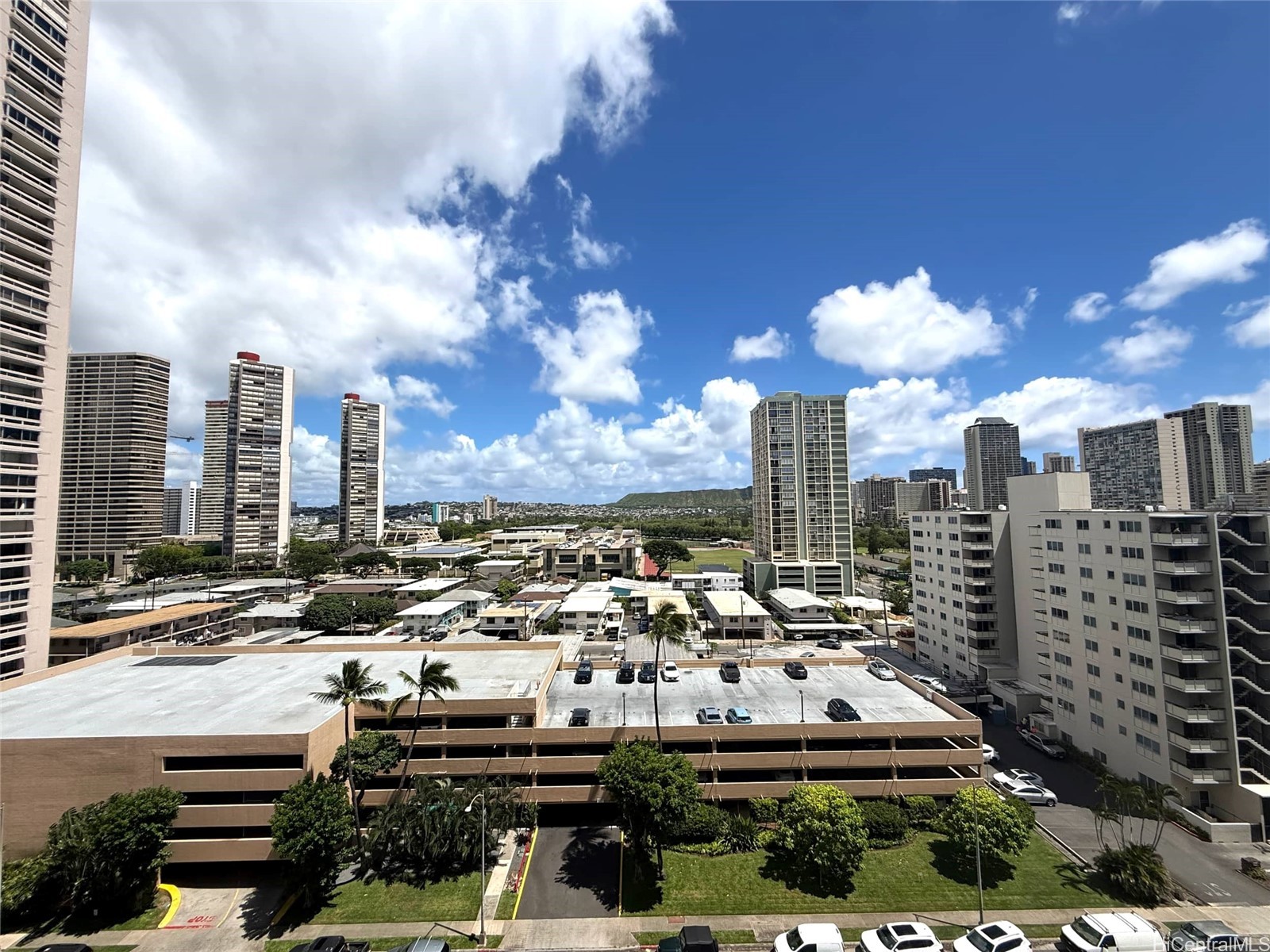 ワイキキ | 500 University Avenue, Honolulu, HI 96826