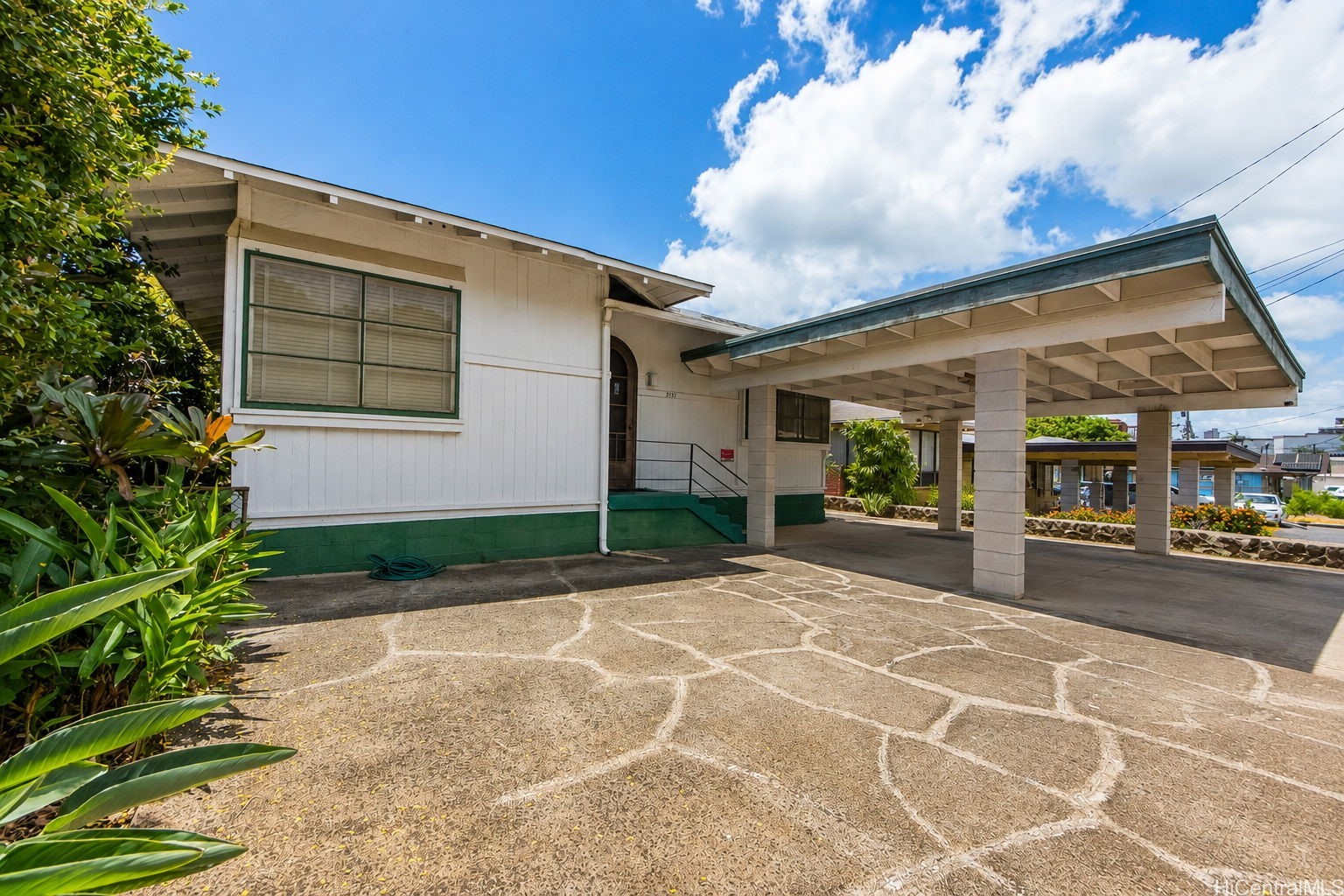 カハラ・ワイアラエ | 3131 Mokihana Street, Honolulu, HI 96816