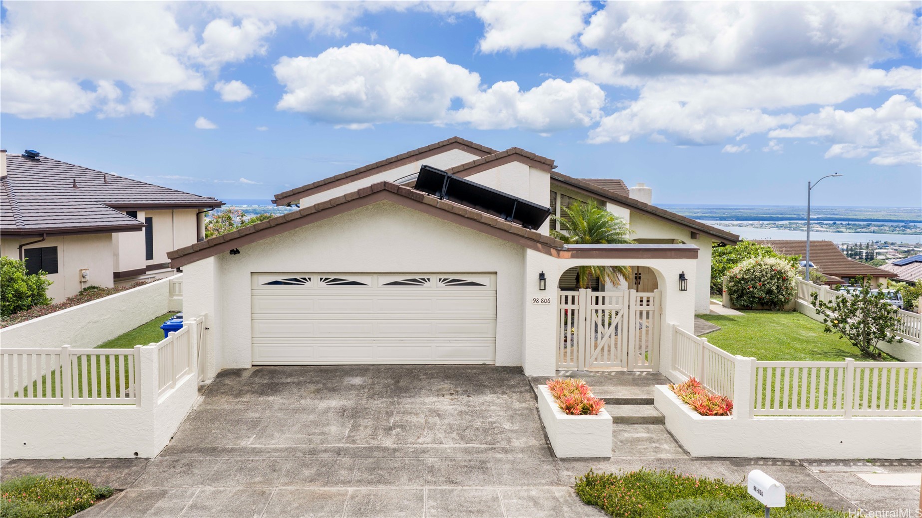 ソルトレイク | 98-806 Leialii Street, Aiea, HI 96701