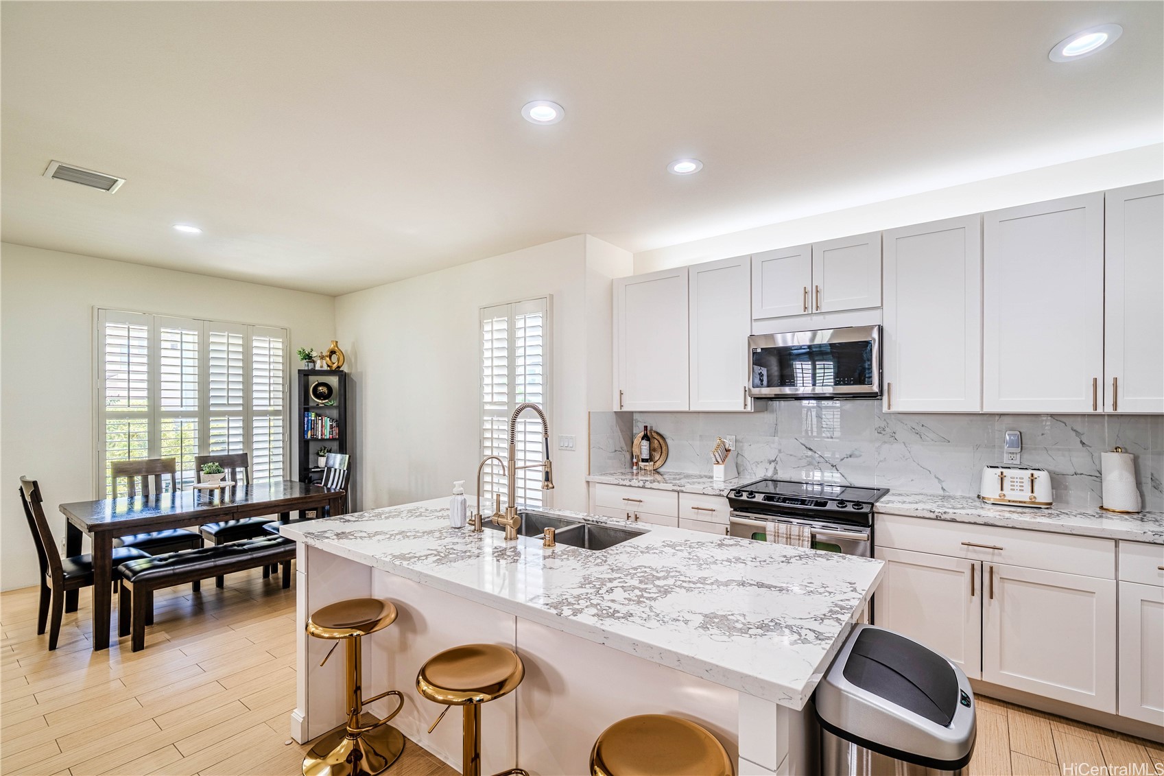 エバ | 91-1427 Kaikohola Street, Ewa Beach, HI 96706