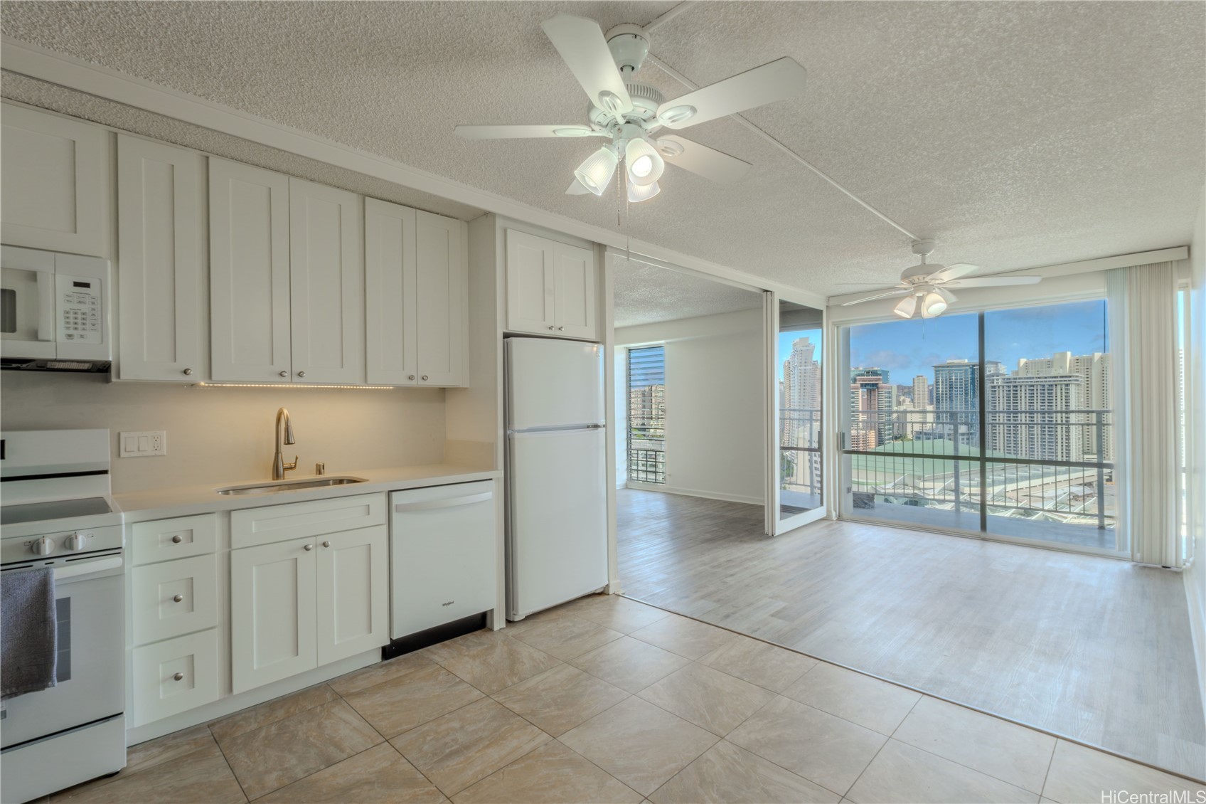 アラモアナ | 1655 Makaloa Street, Honolulu, HI 96814