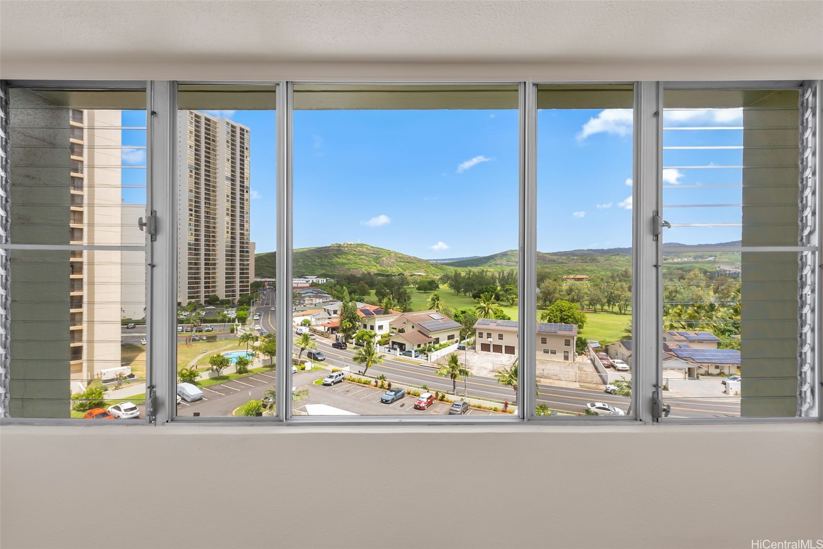 ソルトレイク | 5210 Likini Street, Honolulu, HI 96818