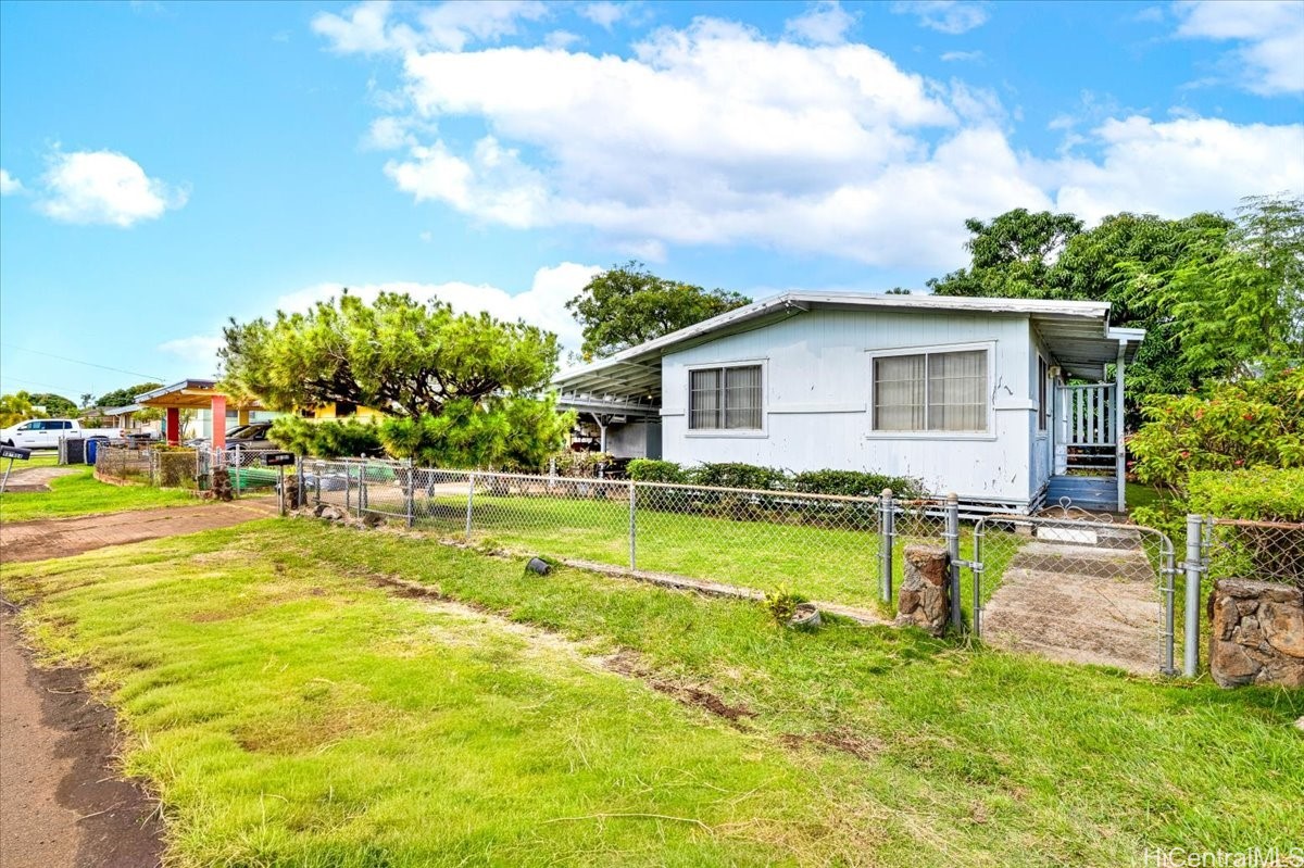 ソルトレイク | 98-58 Lii Ipo Street, Aiea, HI 96701