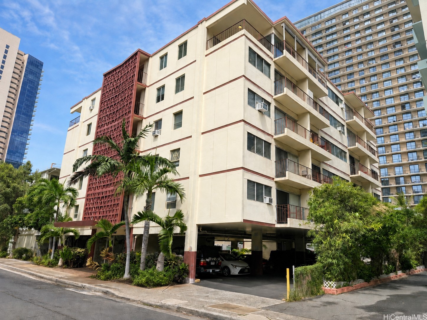 ワイキキ | 222 Kaiulani Avenue, Honolulu, HI 96815