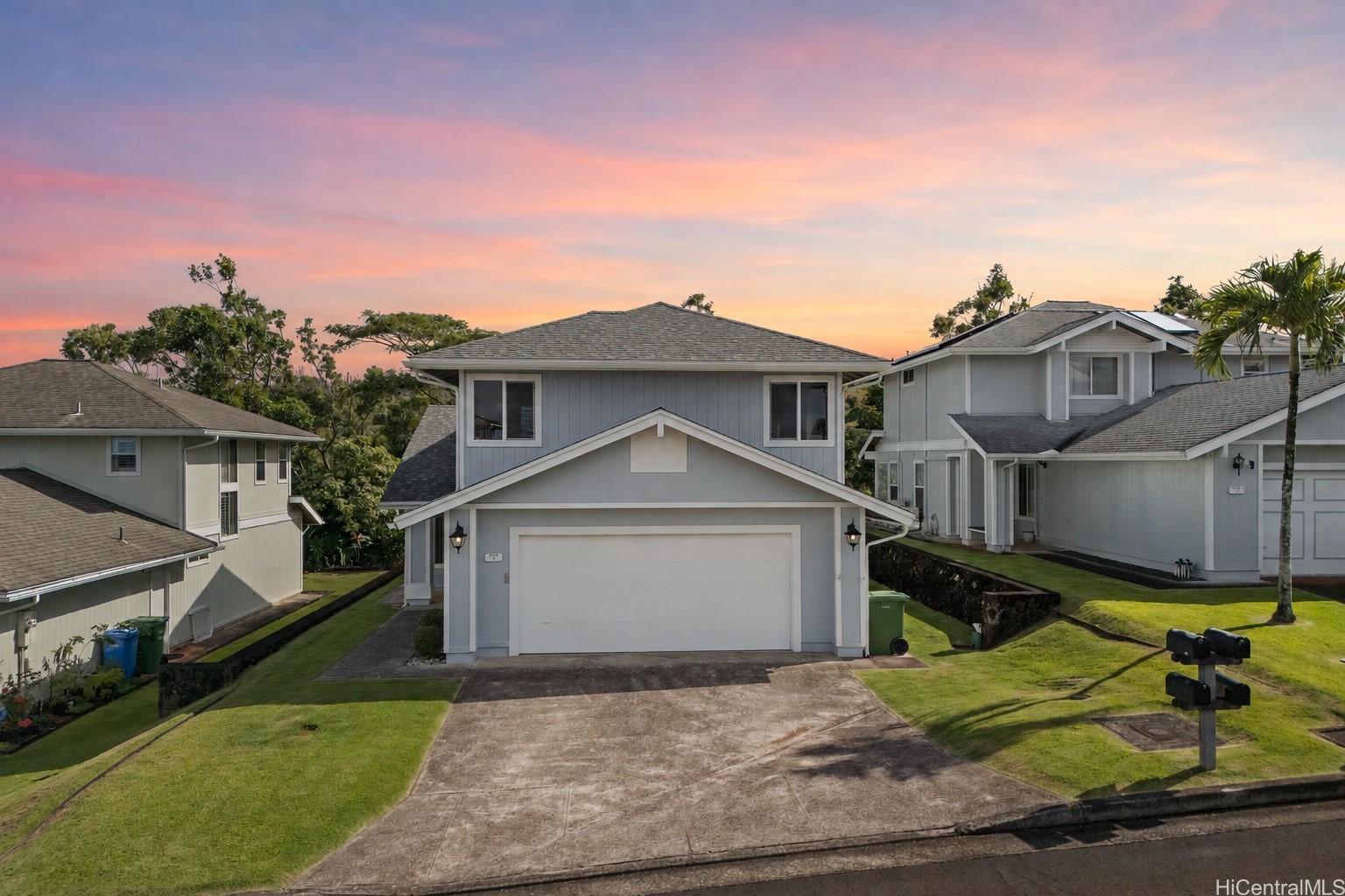 ソルトレイク | 98-2078 Kaahumanu Street, Aiea, HI 96701