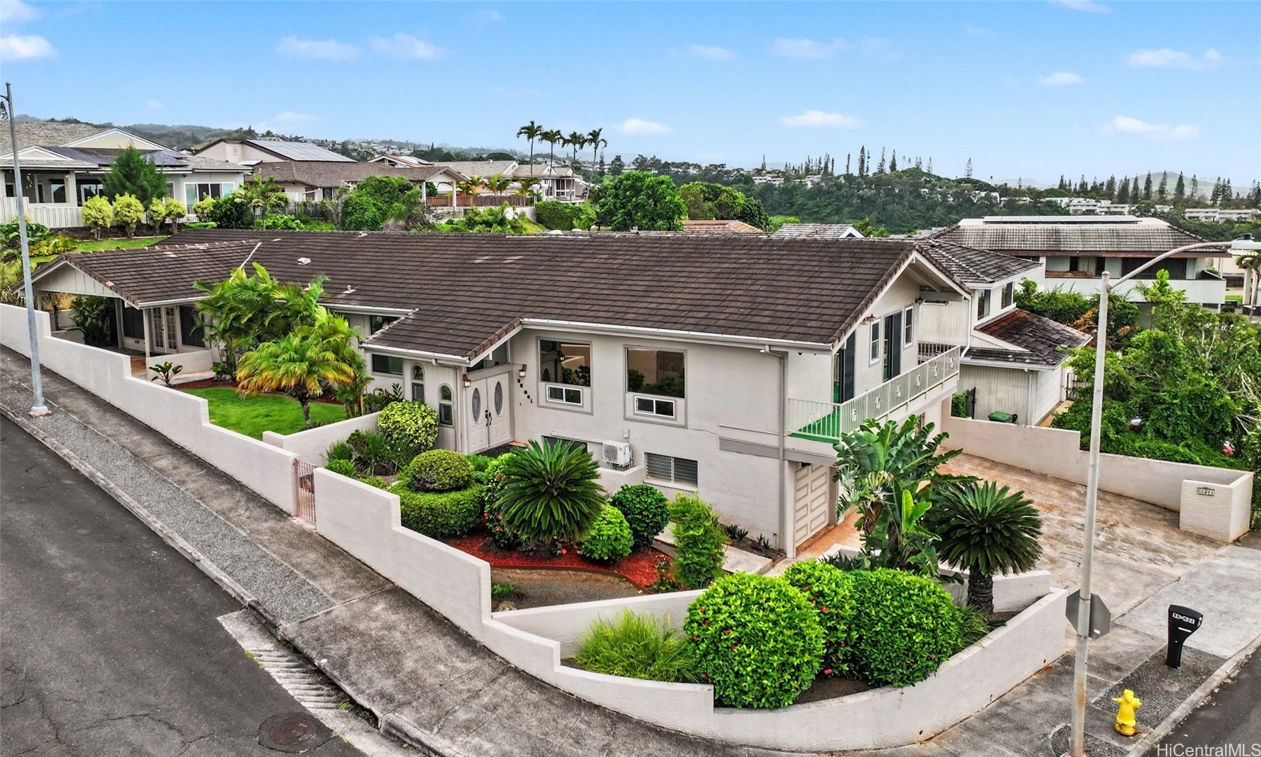 ソルトレイク | 98-681 Papalealii Street, Aiea, HI 96701