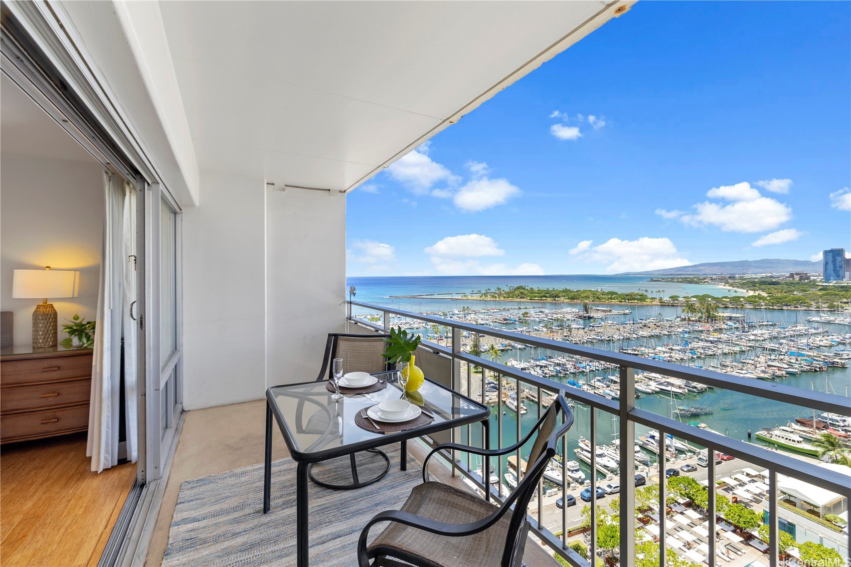 ワイキキ | 1777 Ala Moana Boulevard, Honolulu, HI 96815
