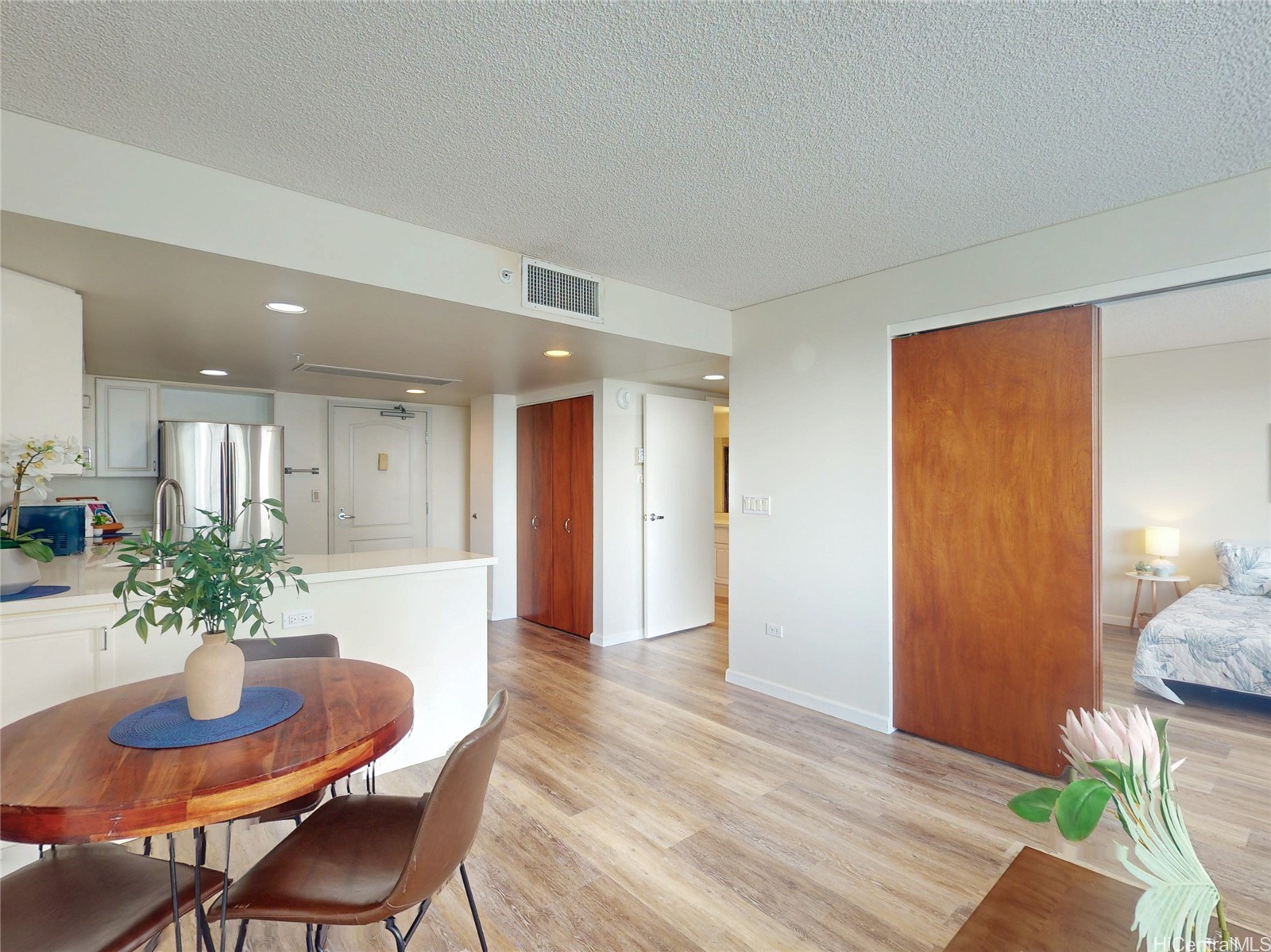 1314 Kalakaua Avenue, Honolulu, HI 96826