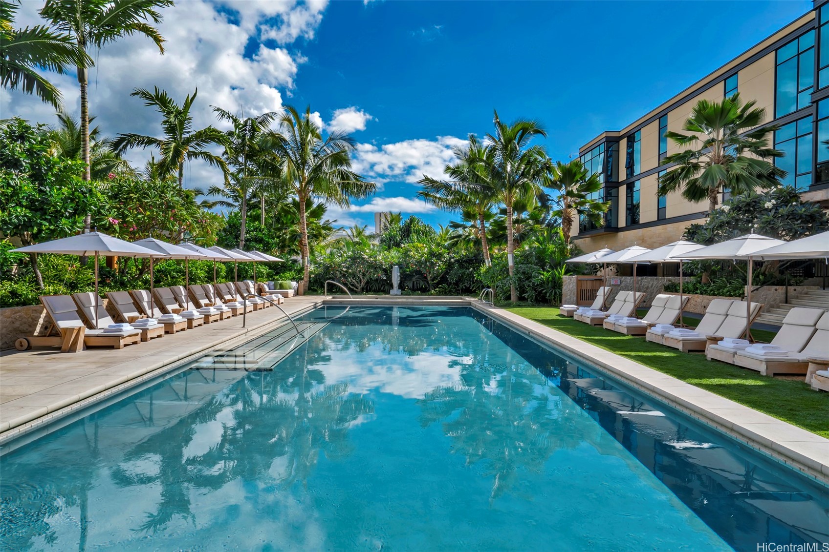 アラモアナ | 1388 Ala Moana Boulevard, Honolulu, HI 96814
