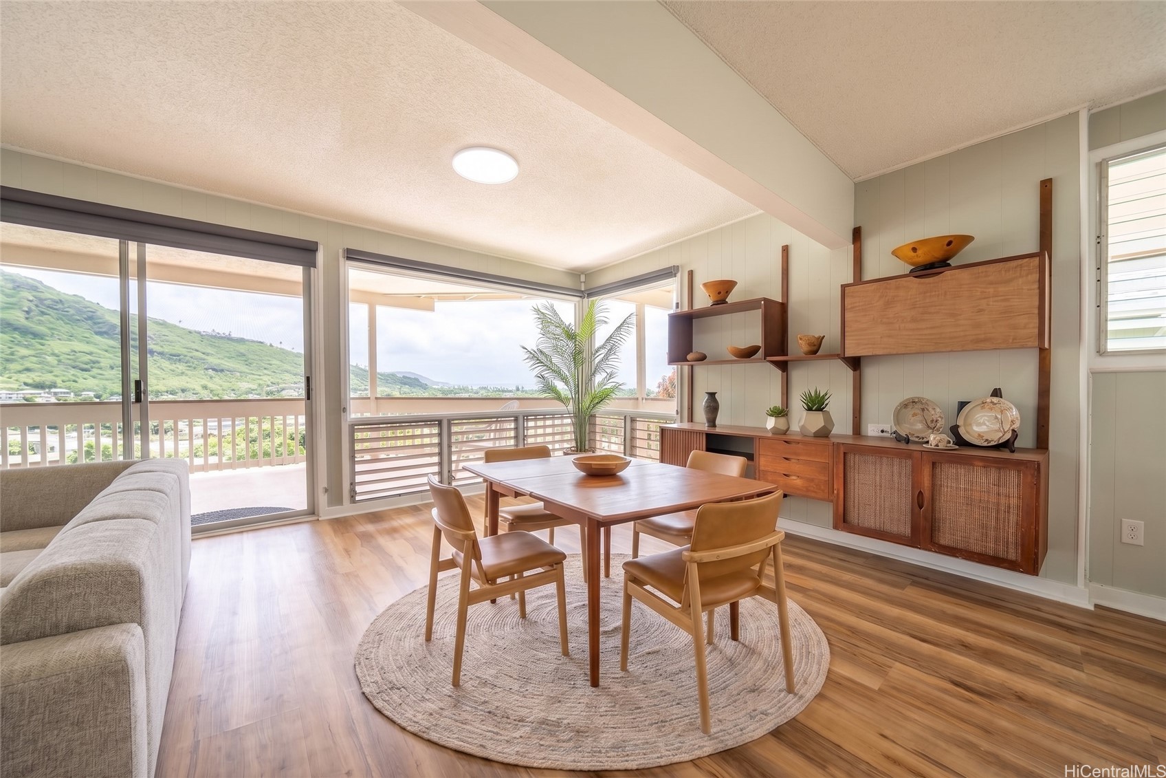 カハラ・ワイアラエ | 506 Hao Street, Honolulu, HI 96821