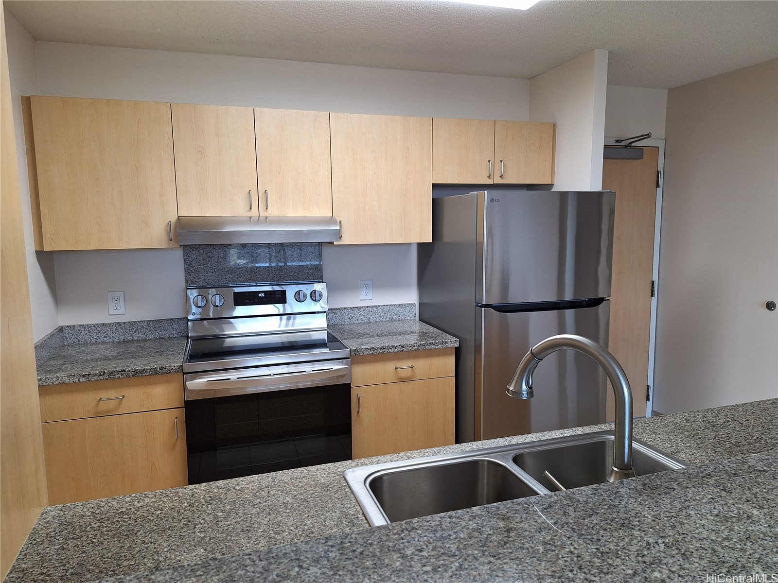 1315 Kalakaua Avenue, Honolulu, HI 96826