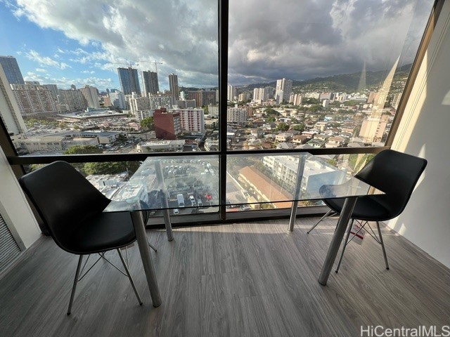 1750 Kalakaua Avenue, Honolulu, HI 96826