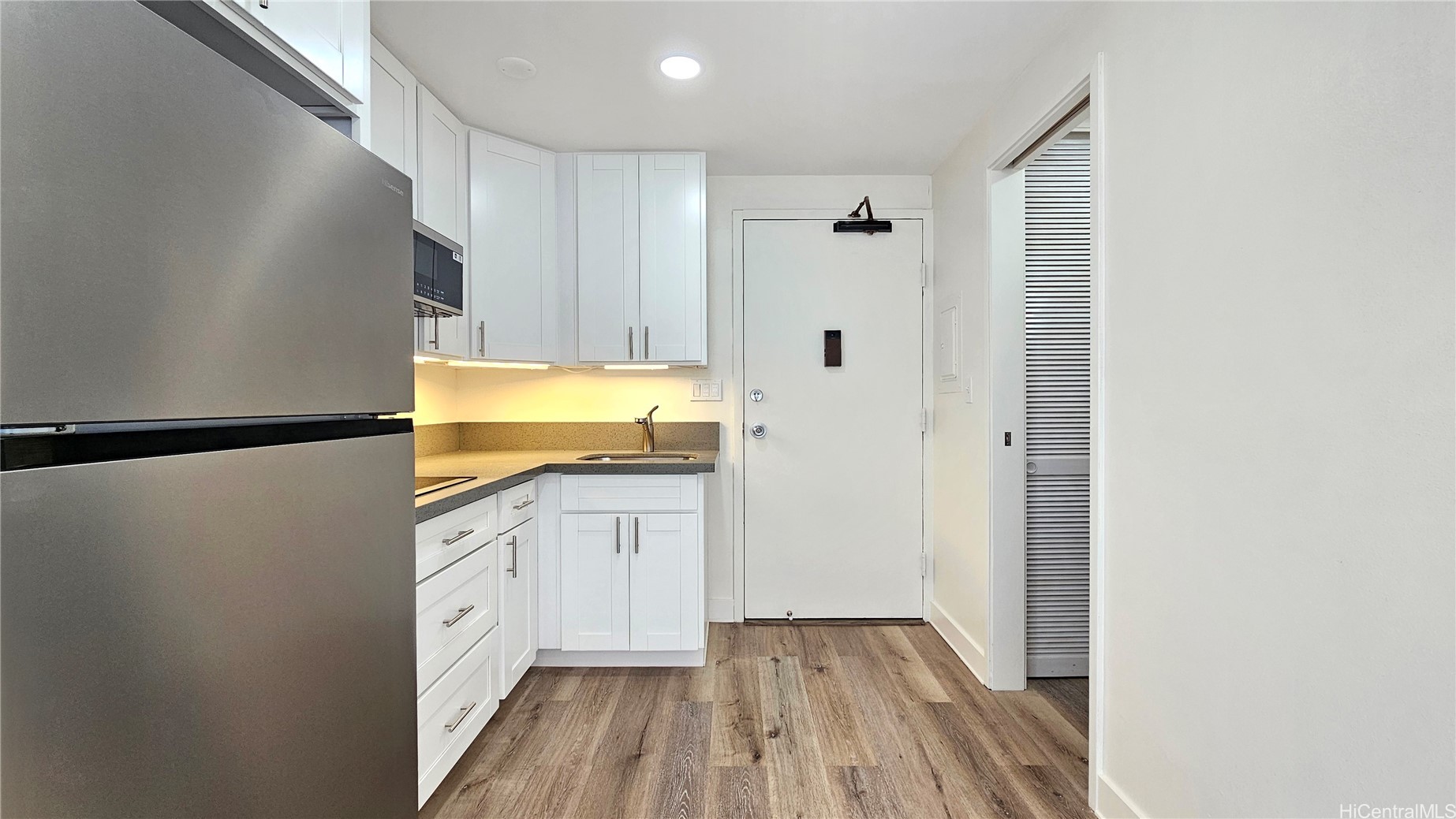 カカアコ・ダウンタウン | 1560 Kanunu Street, Honolulu, HI 96814