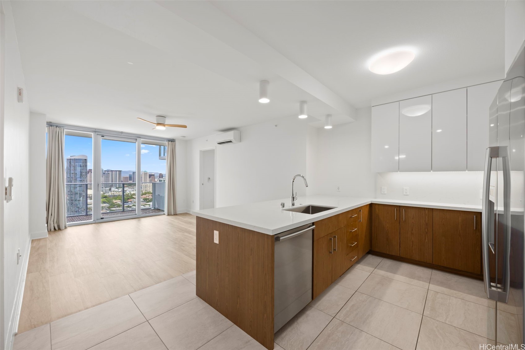 アラモアナ | 629 Keeaumoku Street, Honolulu, HI 96814