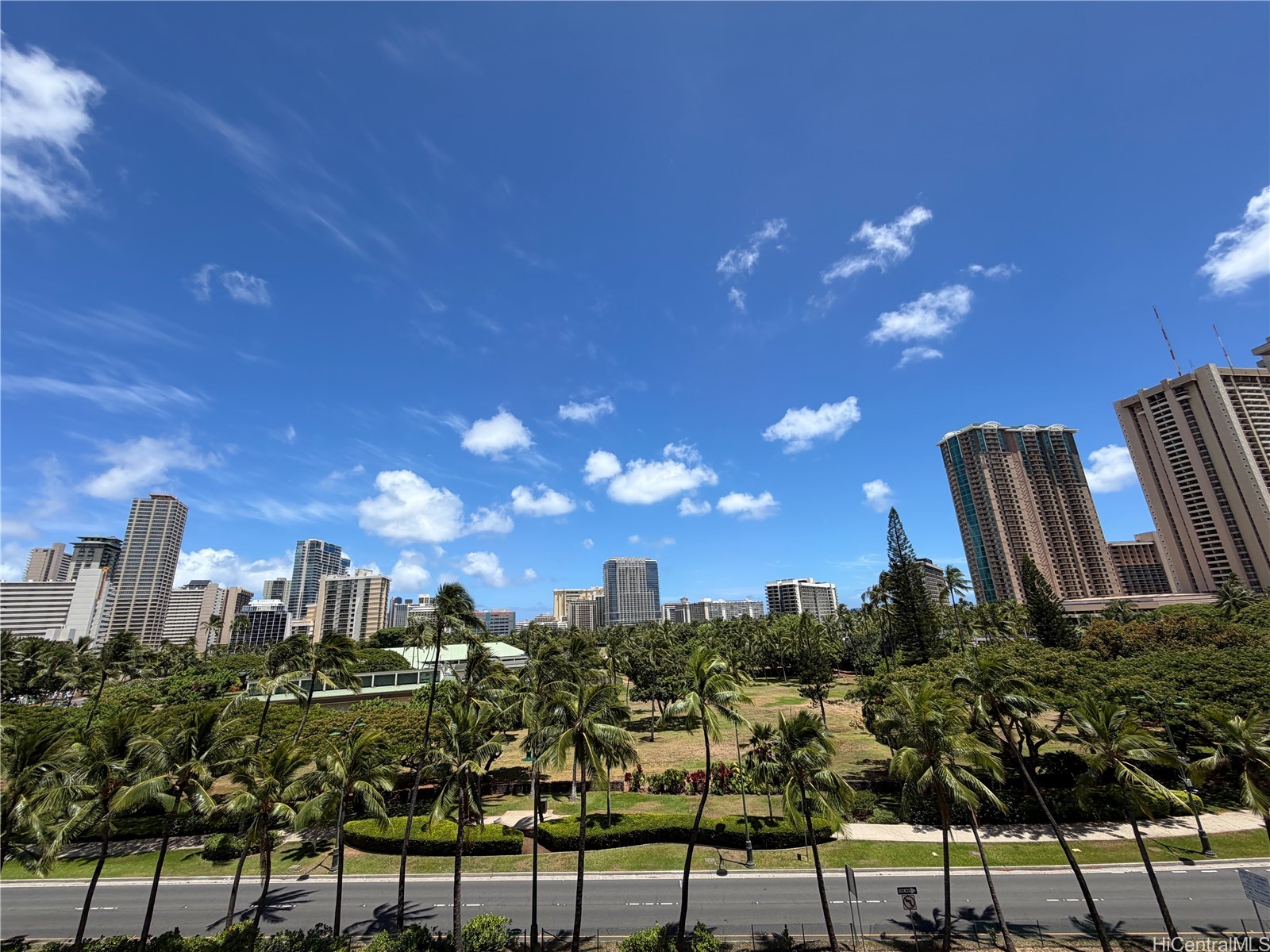 ワイキキ | 1920 Ala Moana Boulevard, Honolulu, HI 96815