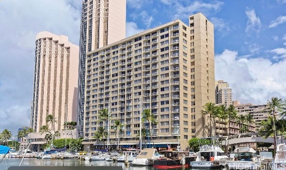 ワイキキ | 1765 Ala Moana Boulevard, Honolulu, HI 96815