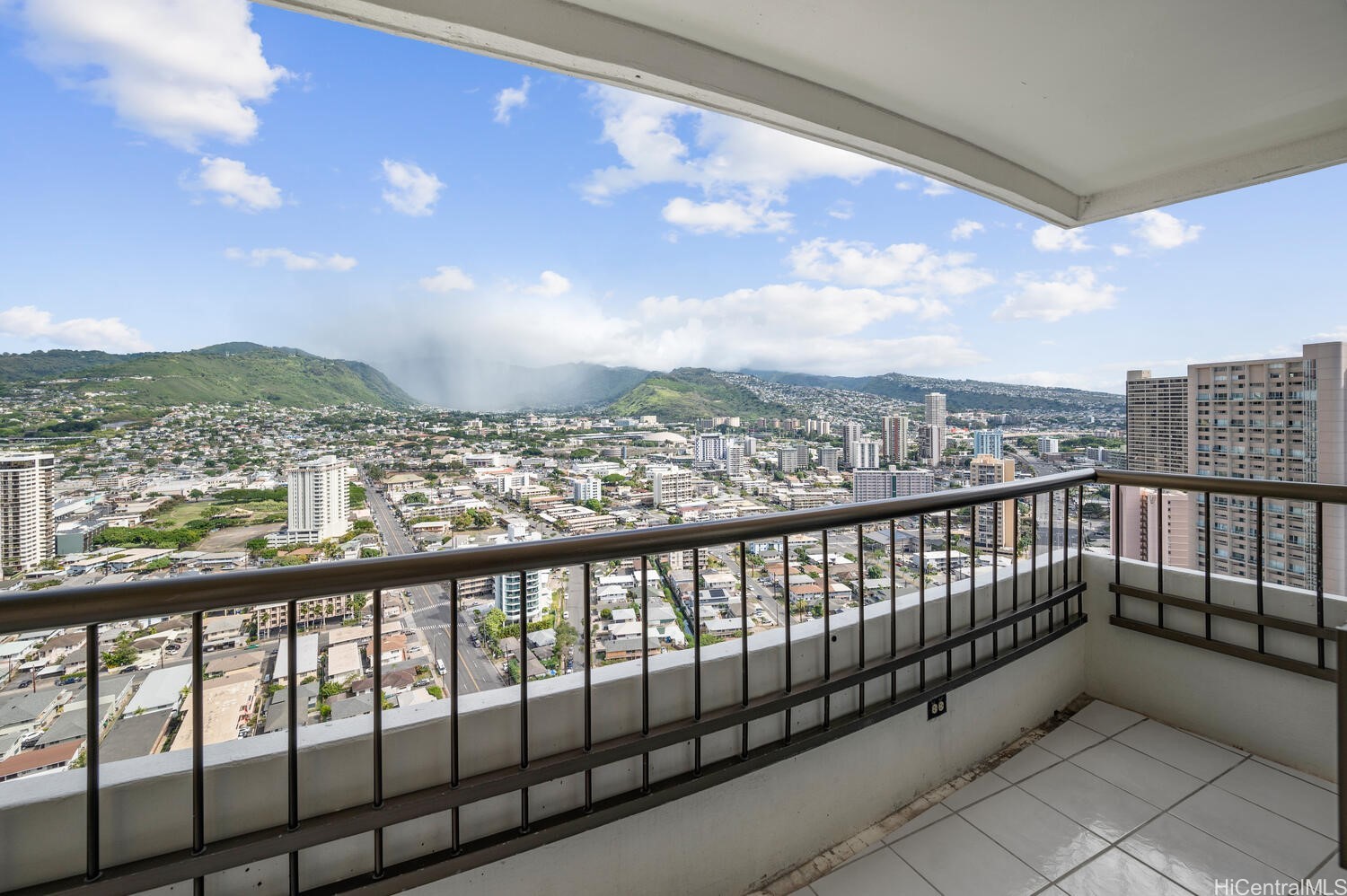 ワイキキ | 2333 Kapiolani Boulevard, Honolulu, HI 96826