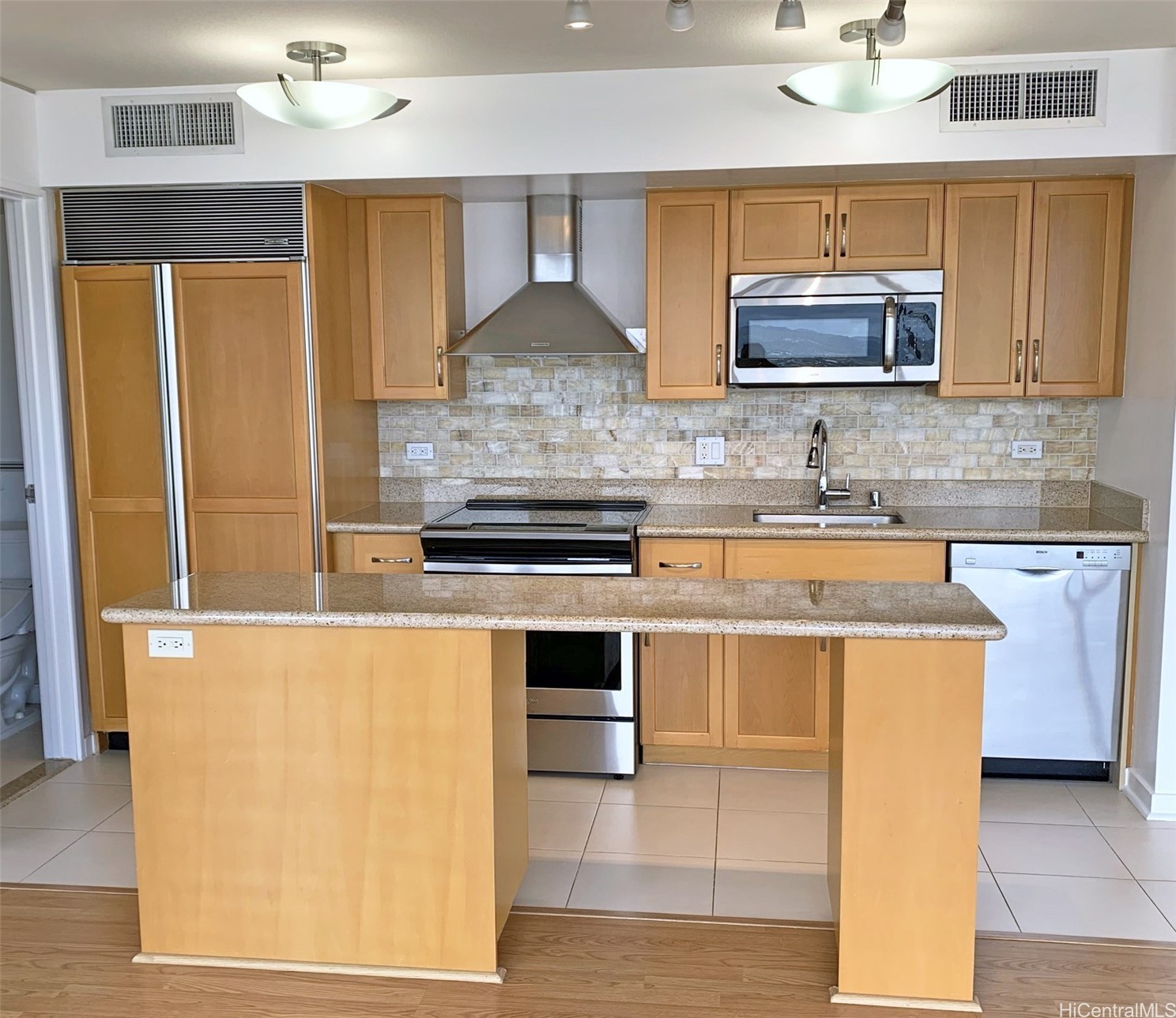 カカアコ・ダウンタウン | 1288 Kapiolani Boulevard, Honolulu, HI 96814