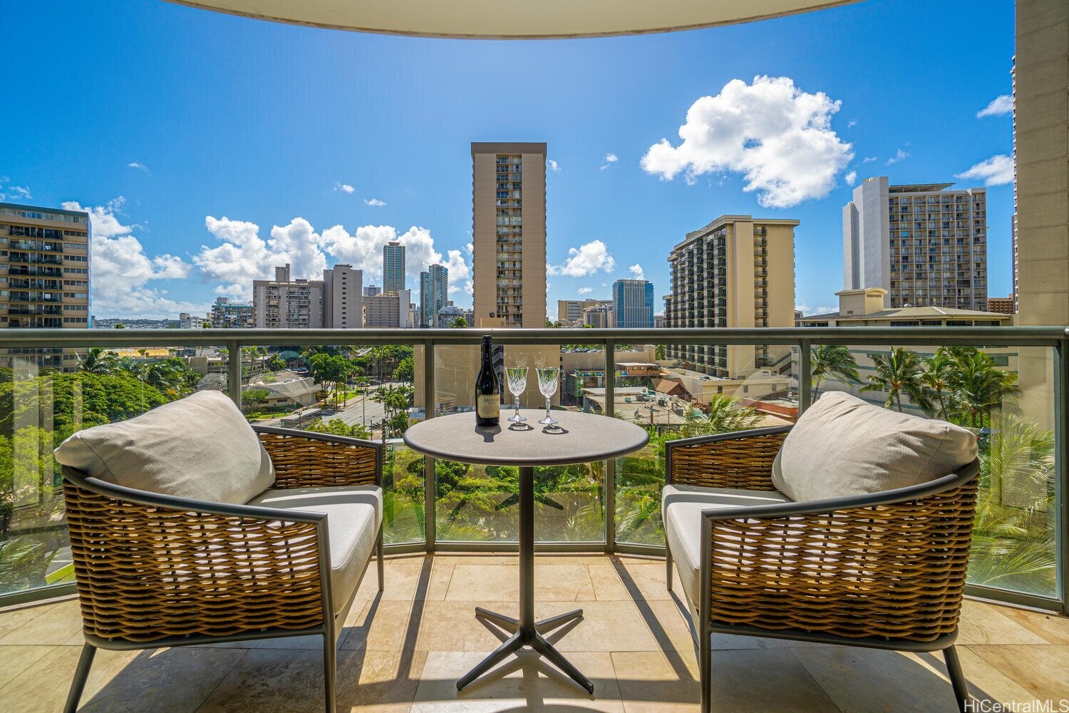 ワイキキ | 1837 Kalakaua Avenue, Honolulu, HI 96815