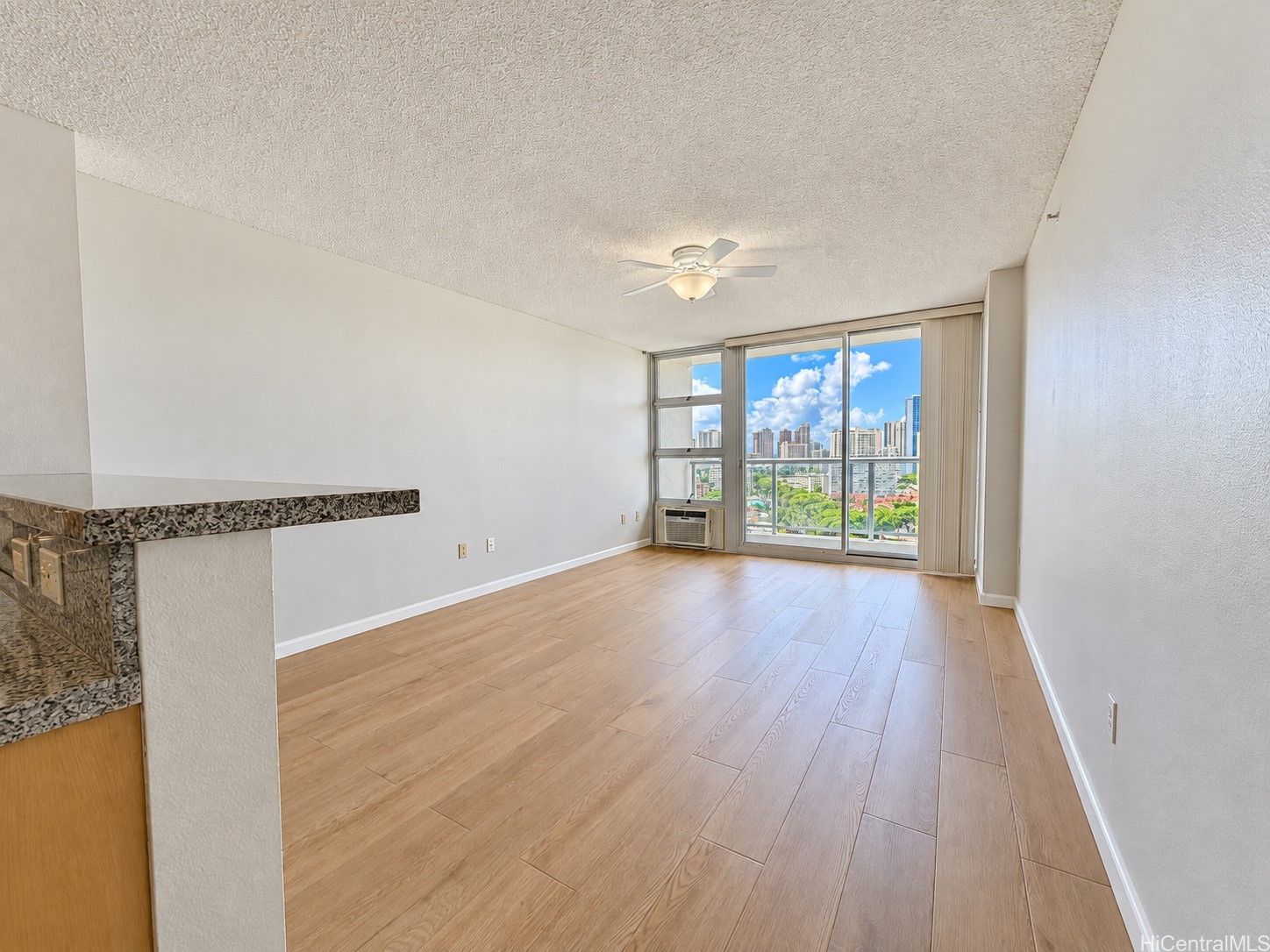 1315 Kalakaua Avenue, Honolulu, HI 96826