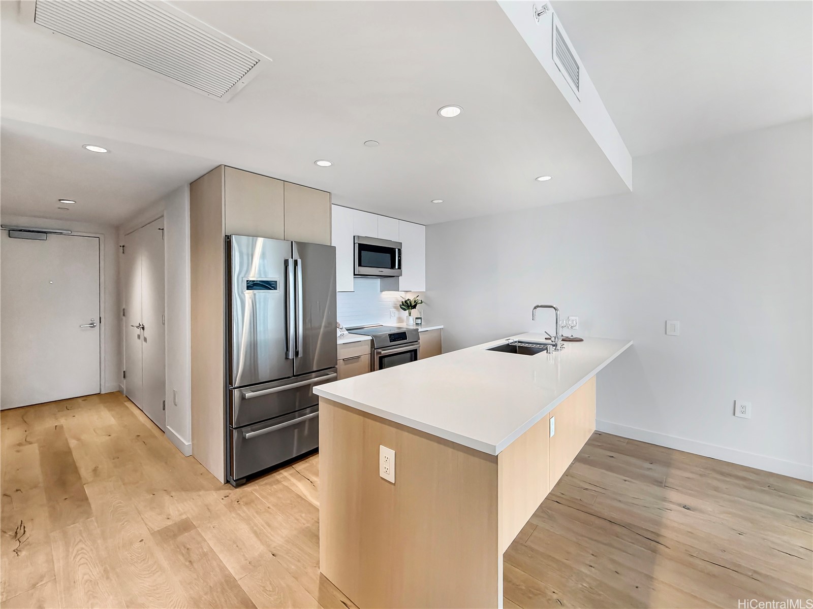 カカアコ・ダウンタウン | 1001 Queen Street, Honolulu, HI 96814