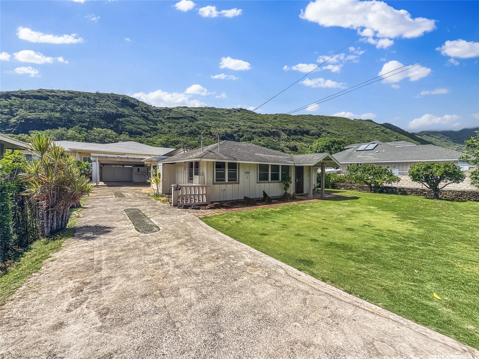 カハラ・ワイアラエ | 226 Elelupe Road, Honolulu, HI 96821
