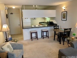 ソルトレイク | 3045 Ala Napuaa Place, Honolulu, HI 96818