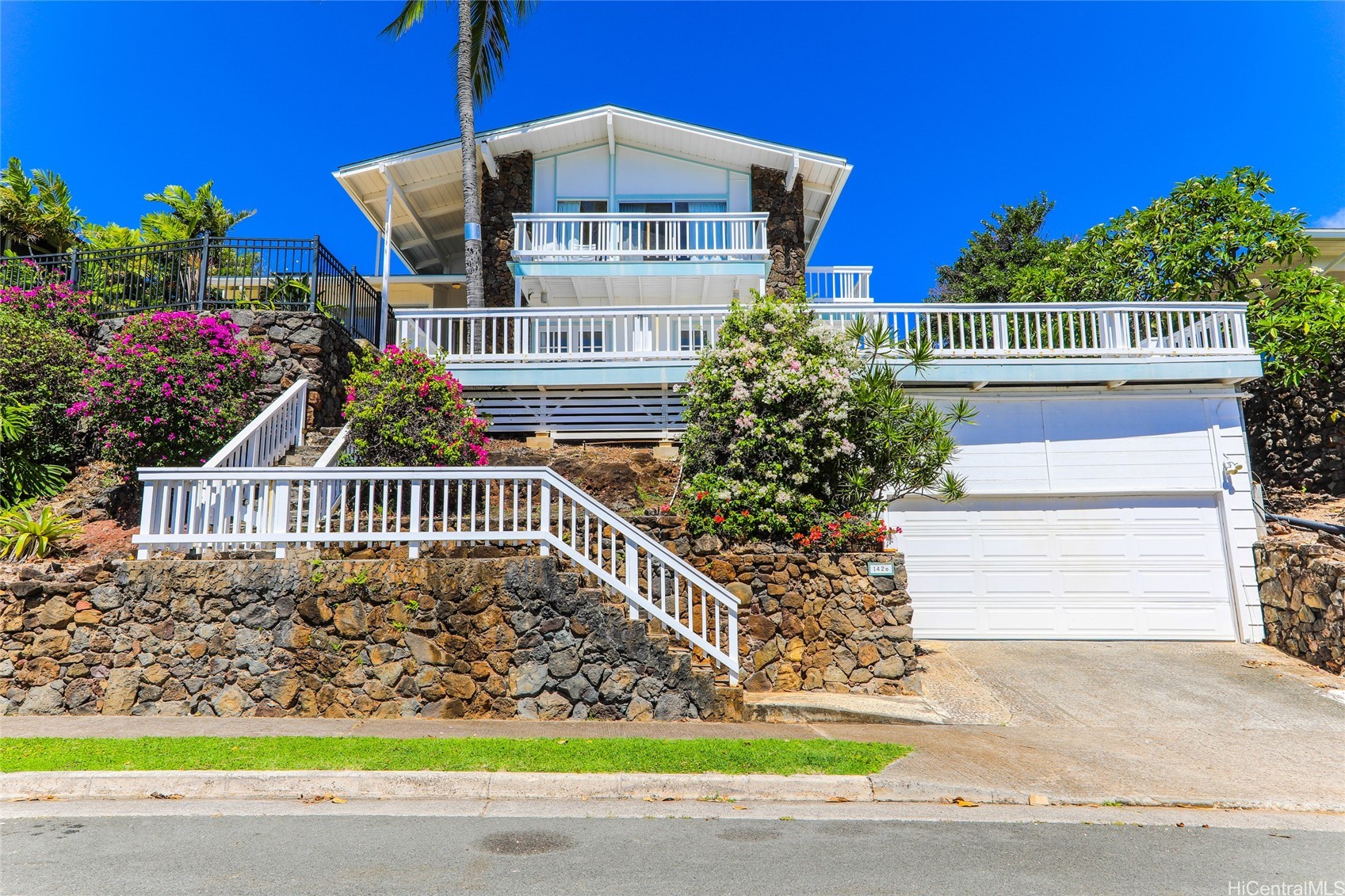 カハラ・ワイアラエ | 1426 Laamia Street, Honolulu, HI 96821