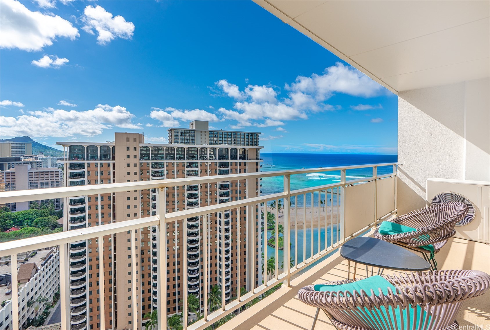 ワイキキ | 1777 Ala Moana Boulevard, Honolulu, HI 96815