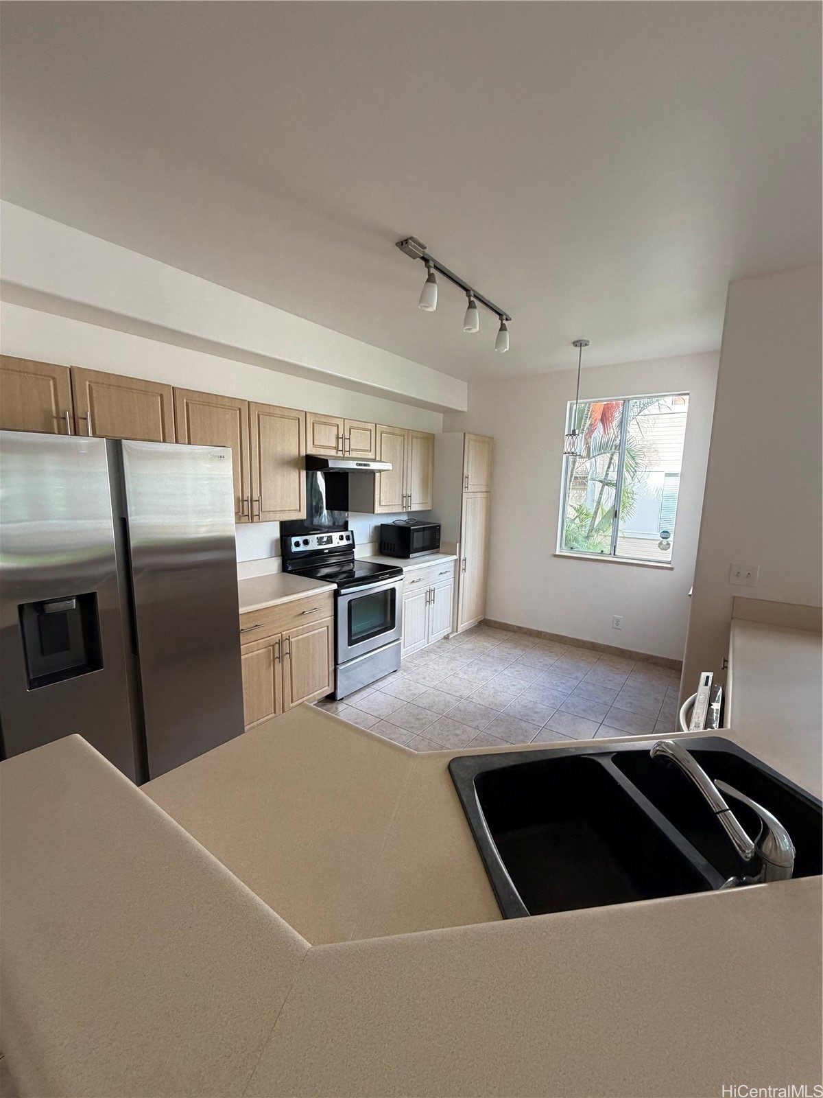 ソルトレイク | 95-962 Wikao Street, Mililani, HI 96789