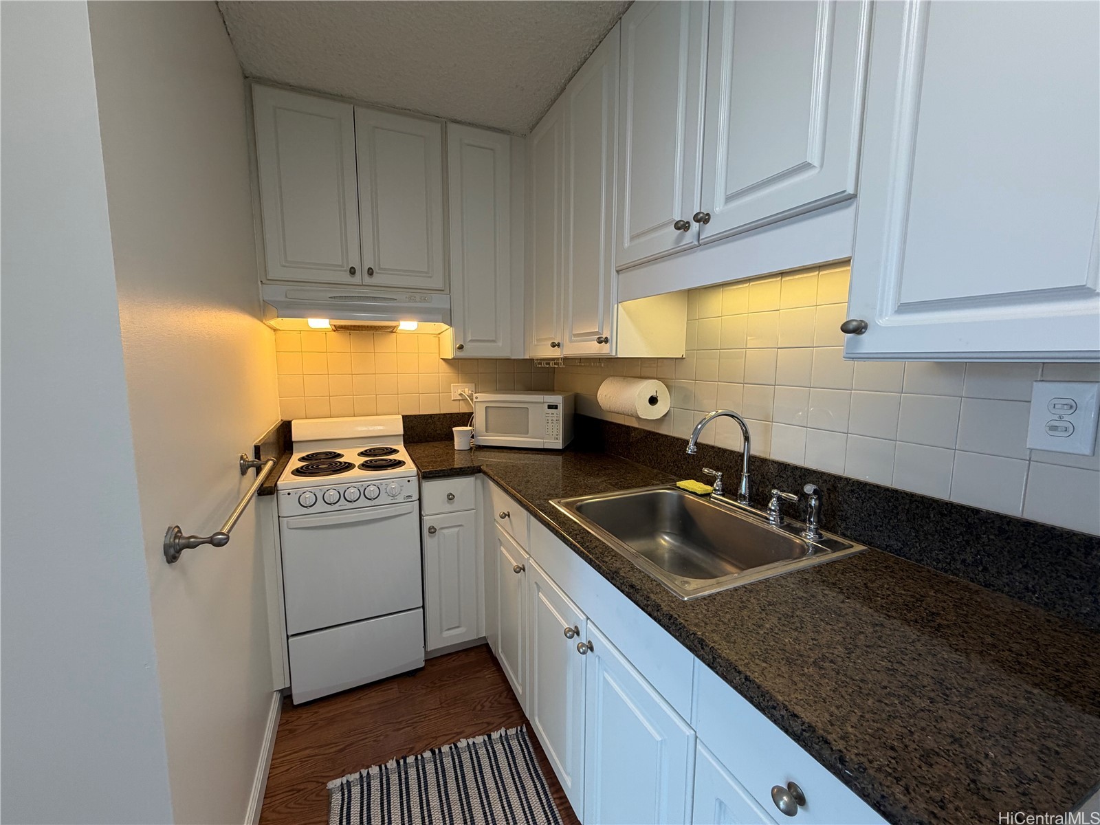 2637 Kuilei Street, Honolulu, HI 96826