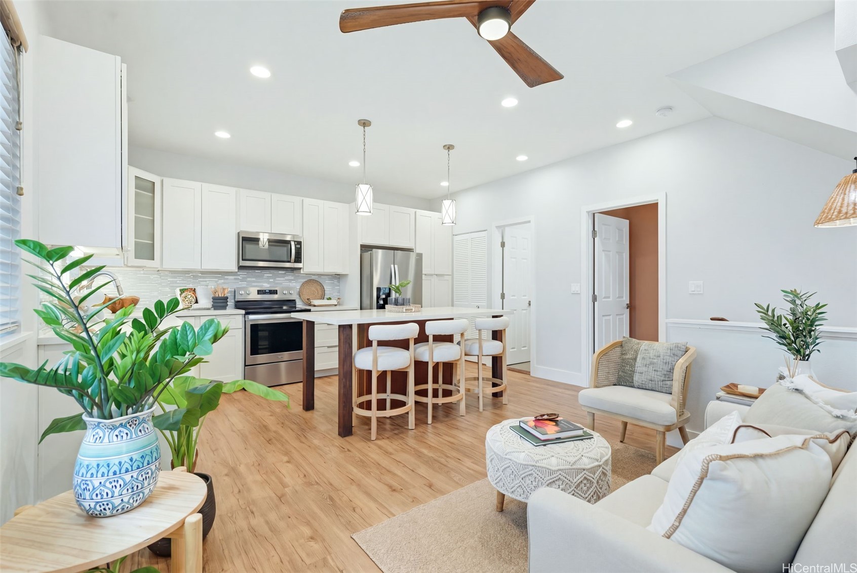 1060 Spencer Street, Honolulu, HI 96822