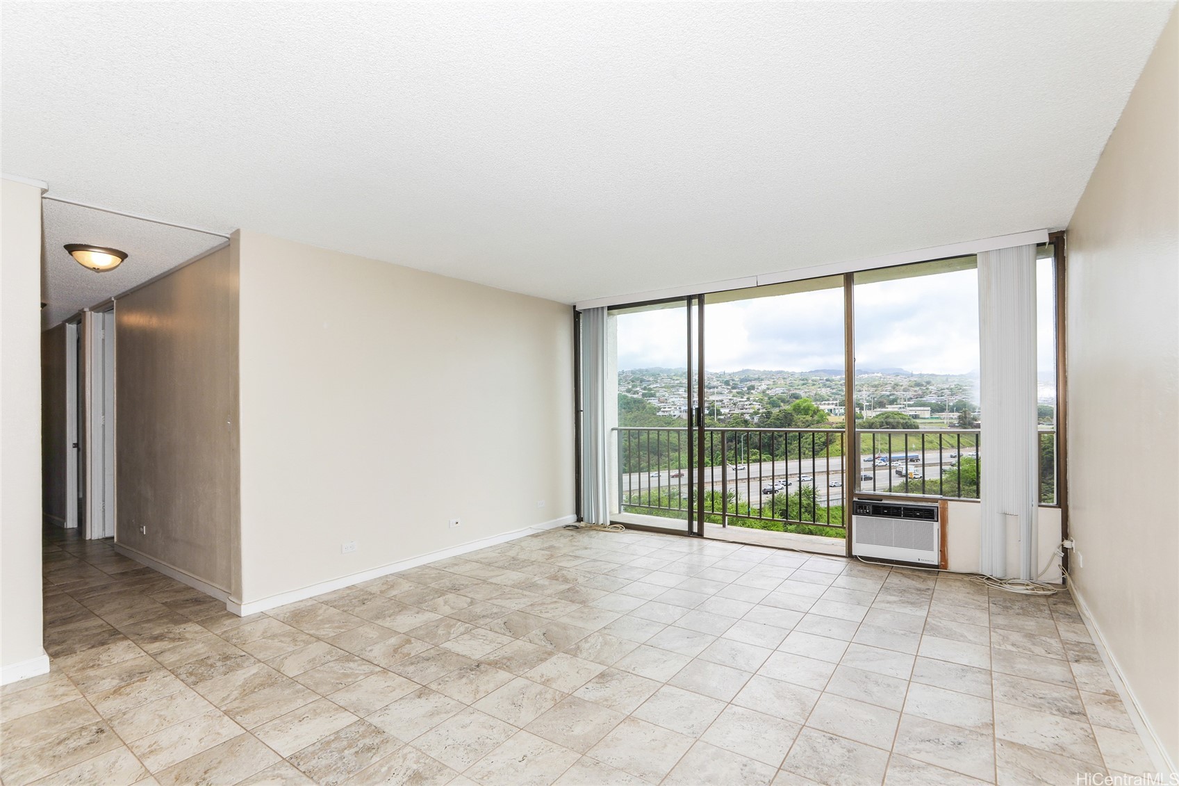 ソルトレイク | 98-500 Koauka Loop, Aiea, HI 96701