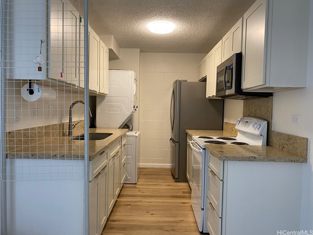 1260 Richard Lane, Honolulu, HI 96819