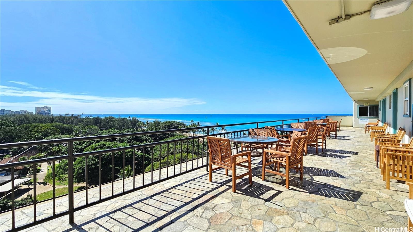 Waikiki Grand Hotelから見る周辺地域の景色