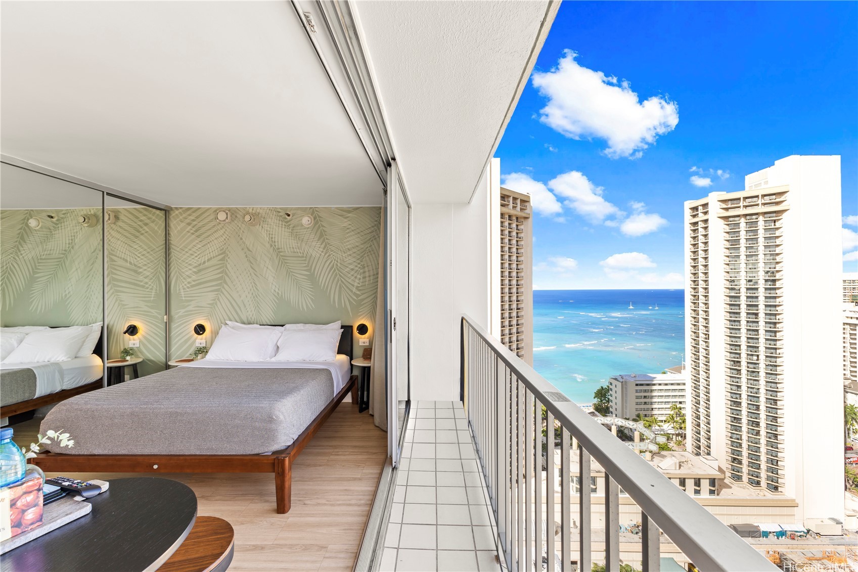 Pacific Monarchのバルコニー